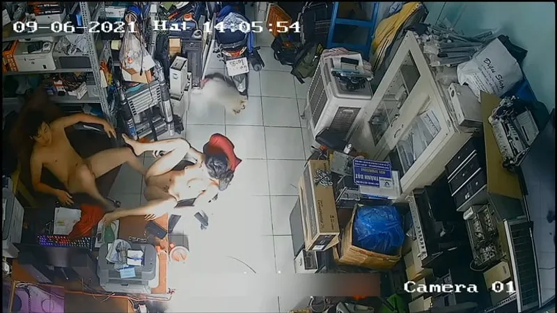 Cô vợ người chồng nắc nhau trong của cục thịt máy tính