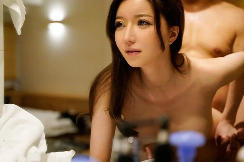 Nữ tiếp viên hàng không và chuyện trả thù chồng yêu lén lút mình