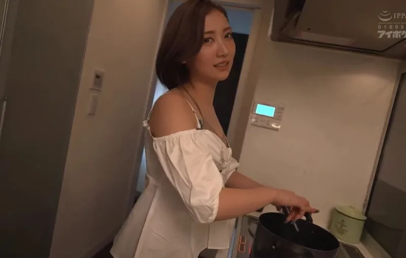 Cậu em chồng yêu may mắn và người bạn gái của anh trai có chiếc lưỡi điêu luyện