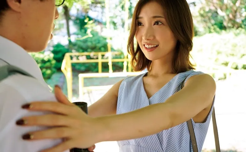 Bài học về nụ hôn của cô gia sư cho cậu học trò nhút nhát